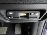 ETC付。高速道路の料金所はキャッシュレスで通過です。サービスエリア等にあるスマートインターの出入りも利用可能でとっても便利。ご納車後すぐにお使い頂けるようセットアップしてのお渡しとなります。