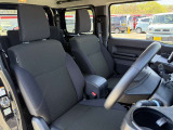 運転席シート廻りは使用感も少なく、良好な状態となっています。前オーナー様が丁寧に使っていたことがよくわかりますね。