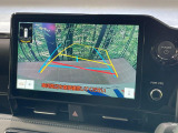 【バックカメラ】駐車時に後方がリアルタイム映像で確認できます。大型商業施設や立体駐車場での駐車時や、夜間のバック時に大活躍!運転スキルに関わらず、今や必須となった装備のひとつです!
