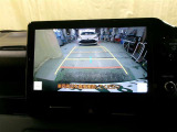 車庫入れなどでバックする際に後方確認ができて便利です。車庫入れ苦手な人もこれで安心!!
