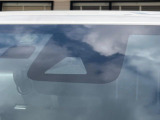 【トヨタセーフティセンス】走行中に前方の車両等を認識し、衝突しそうな時は警報とブレーキで衝突回避と被害軽減をアシスト。より安全にドライブをお楽しみいただけます。