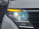 【LEDヘッドライト】とっても明るいLEDヘッドライトが装着されているので、夜の運転も明るく安全です。