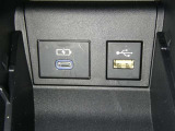 【充電用USB端子】デバイスの充電に便利です。※実際の接続端子は写真で確認or店舗までご気軽にお問合せください♪