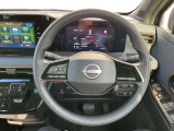 周囲が広く見わたせて運転しやすく室内も広々★