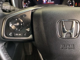 ステアリングスイッチがついていますので、オーディオのチャンネル変更、ボリューム、ジャンル変更が操作可能です。ハンドルから手を離さず安全に操作できます。