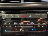 2ゾーンフルオートエアコンを装備。運転席と助手席、それぞれ独立して温度の設定ができます。