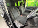 運転席シート廻りは使用感も少なく、良好な状態となっています。丁寧に使われていたことがよくわかりますね。