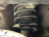 お車を安心してお乗りいただく為には、足回りの定期点検が欠かせません。サービスサポート(有償保証)では無料点検もご提供しており、安心のカーライフをお過ごしいただけるサポート体制が整っています。