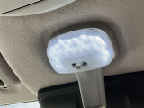 LEDライトで車内も明るく照らしてくれます。