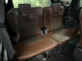 3列目シートはもちろん状態良好☆大人でもゆったりと座って頂けますので、大人数でのお出かけもラクラクです♪ご家族で、気の知れた仲間で、ドライブに行くのが楽しみですね♪