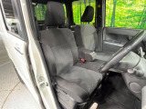 運転席まわりには十分なスペースがあり、大柄な方でもゆったり運転していただける環境です。