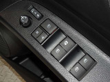 電動格納式ドアミラー・パワーウインドウを装備しています。