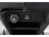 スマートフォンなどの音楽再生が可能なUSB接続ジャック装備車両です♪♪♪