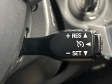 【クルーズコントロール】高速道路もラクラク走行。アクセルを離しても一定速度で走行ができ、長距離運転時の負担を軽減!加速・減速も簡単なスイッチ操作で調整できます。