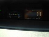 スタイリッシュなデザインのインパネ。各操作スイッチは使いやすい位置に配置されてます。