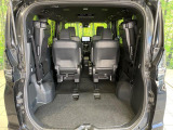 普段のお買い物や通勤、送迎等に十分な荷室スペースを確保しております。セカンドシートを倒すと、大きな荷物の積載も可能です♪