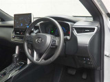 運転席はこのような雰囲気です。このポジションで安全運転です。前後左右の見通しはといってもやはり現車確認がなにより分かりやすいです。ご来店お待ちしております(^^)/