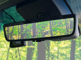 【デジタルインナーミラー】後席の大きな荷物や同乗者で後方が確認しづらい時でも安心!カメラが撮影した車両後方の映像をルームミラー内に表示。クリアな視界で状況の確認が可能です!