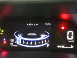 とっても見やすいメーターです。夜間時はラグジュアリーな気分にさせてくれる照明が魅力ですので、夜のドライブも楽しみになりますよ♪