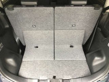 トランクスペースもこちらでご確認ください!深さもあって荷物もしっかり収納できますよ☆目隠し用のトノカバーは取り外し可能です