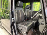 運転席シート廻りは使用感も少なく、良好な状態となっています。丁寧に使われていたことがよくわかりますね。