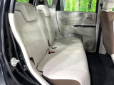 後部座席も気になるようなキズ・汚れやへたり等、大きなダメージはなく、良好な状態です。