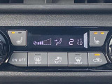 運転席、助手席にシートヒーター装備。冬場の寒い時に座面を温めてくれます。