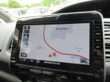 日産純正カーナビゲーション・大画面表示で地図も見やすく、初めての道もこれがあれば安心ですね。