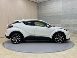 「中古車ハイブリッド保証」付き。ハイブリット機構を無償で保証します。保証期間は初度登録年月から10年目まで、または3年間の長い方。但し累計走行距離が20万km以内。