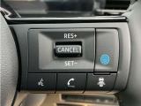 プロパイロット、高速道路や自動車専用道路を運転中にアクセル・ブレーキ・ハンドル操作をクルマがアシストしてくれます。