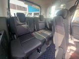 後部座席のお写真です。後席の方もゆったりおくつろぎいただけます♪