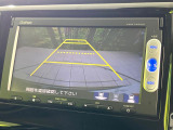 【バックカメラ】駐車時に後方がリアルタイム映像で確認できます。大型商業施設や立体駐車場での駐車時や、夜間のバック時に大活躍!運転スキルに関わらず、今や必須となった装備のひとつです!