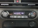 オートエアコンでお好みの温度になり、運転に集中できます。