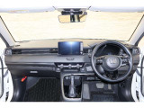 操作性に優れた運転席となります!小物入れや各ボタンの配置にこだわり、使いやすいです!座り心地もよく視認性も良好なのでロングドライブもお任せ下さい!