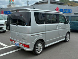 店舗間での在庫車両の移動がございます。直接ご来店の際は、一度お電話をいただければスムーズにご案内をさせていただきます。