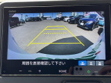 【バックモニター】後ろのカメラの映像をモニターに映し出すことができます!後方の見えない死角や、障害物との距離感をしっかり確認することができます!駐車が苦手な方におすすめです。