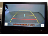 バックモニター付き。 車両後方の映像が画面に表示されるので、車庫入れが苦手な人も安心です。ただし、目視確認もお忘れなくお願いいたします。