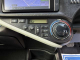 オートエアコンで車内快適♪ご希望の温度に設定すれば風向きや風量を自動で調整してくれますよ!