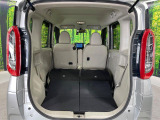 後席を格納すると、これだけの広さが!シーンに合わせたシートアレンジで、大きな荷物も積むことが出来ます♪