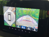 【マルチアラウンドモニター】専用のカメラにより、上から見下ろしたような視点で360度クルマの周囲を確認することができます☆死角部分も確認しやすく、狭い場所での切り返しや駐車もスムーズに行えます。