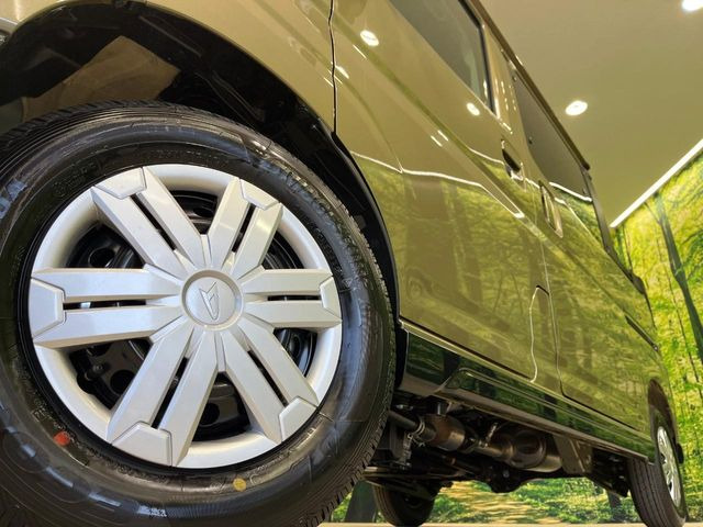 車 12インチ鉄チンホイール(DAIHATSU / 展示車アトレー、デッキバン外し)