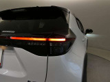 LEDテールライトです。省電力、高輝度のLEDは明るく照らすので夜間運転時の視認性を高めます。スタイリッシュな見た目で細かいところもこだわりたいあなたに!