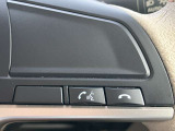 ハンズフリーで電話出来ます。ハンドルから手を放さずに通話出来、安全です。