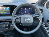 周囲が広く見わたせて運転しやすく室内も広々★