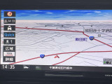 見やすい純正ナビ、操作もスムーズです。TVも高画質、音楽も高音質で楽しめます。楽しいドライブを!