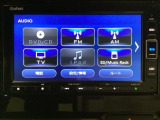 ナビゲーションはフルセグTV、インターナビ対応のGathers純正メモリーナビを搭載しています。Bluetoothオーディオ機能がありますので、スマートフォンなどの音楽も再生できます。