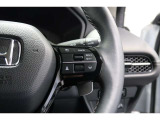 Hondaセンシングの機能のひとつ、アダプティブクルーズコントロール付!アクセルから足を離しても設定したスピードと前車との車間を保ち走行してくれます!車線維持もアシスト☆高速道路で疲労軽減ですね☆