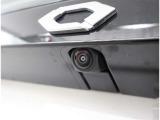 バックカメラが付いているので後方確認が非常にしやすいです。今や運転初心者も熟練者も必須装備!ついていて損はないですね♪