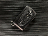 スマートキーを装備しています☆カギをカバンやポケットに入れて頂いた状態でドアロックの開閉やエンジンスタートをして頂けますよ!とても便利な装備です!