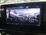 ダンパーの減衰力や電動パワーステアリングの特性を瞬時にコントロールする先進のサスペンションシステム。「ノーマル」「コンフォート」「スポーツ」などモードをスイッチ一つで選択可能です。